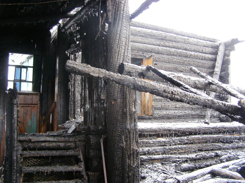 сжег дом бомж 2.jpg