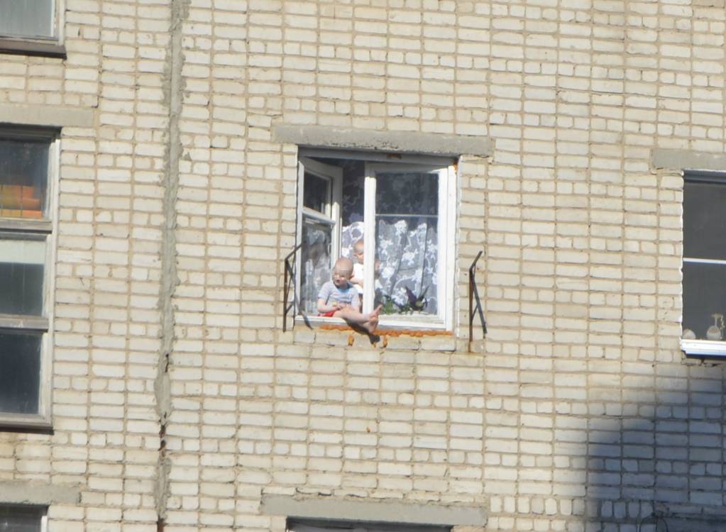 чайковский дети окно.jpg