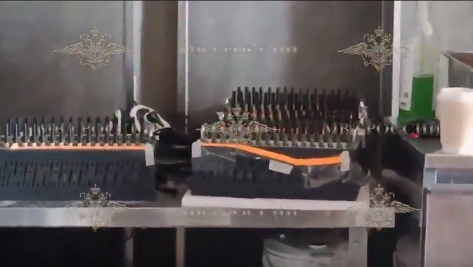 Так выглядит сим-банк \ Скриншот с видео МВД России