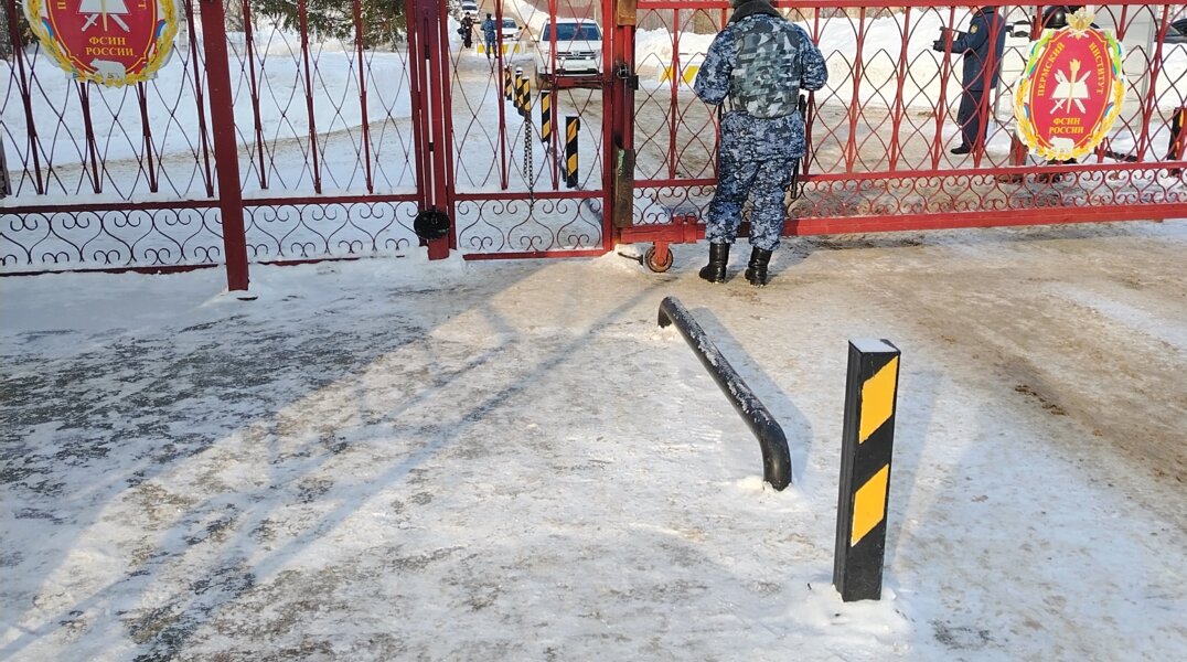 Силовики пресекли попытку доставки в соликамскую колонию запрещенных веществ