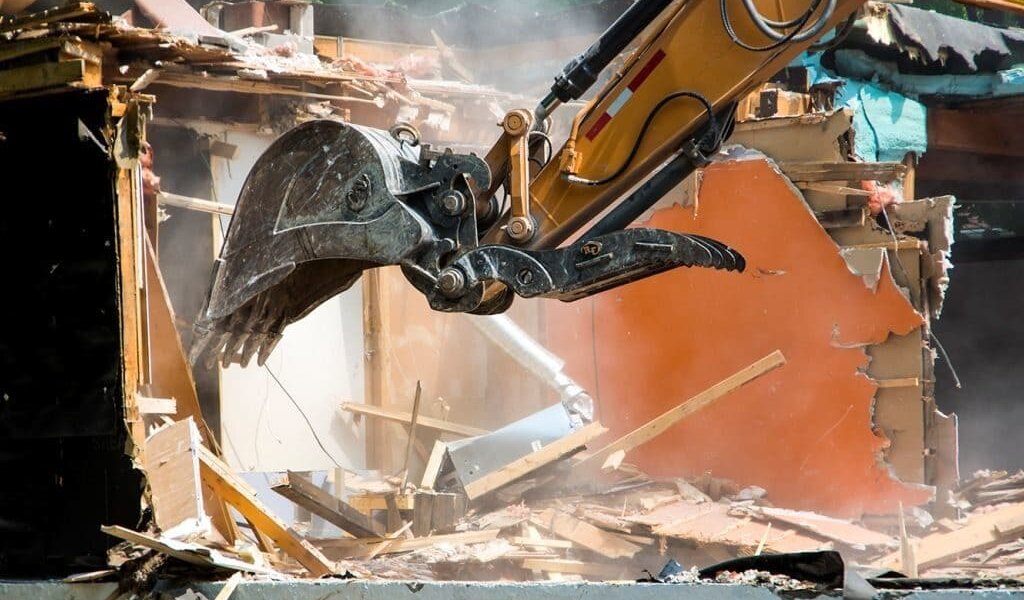 В Перми на Разгуляе снесли аварийный дом