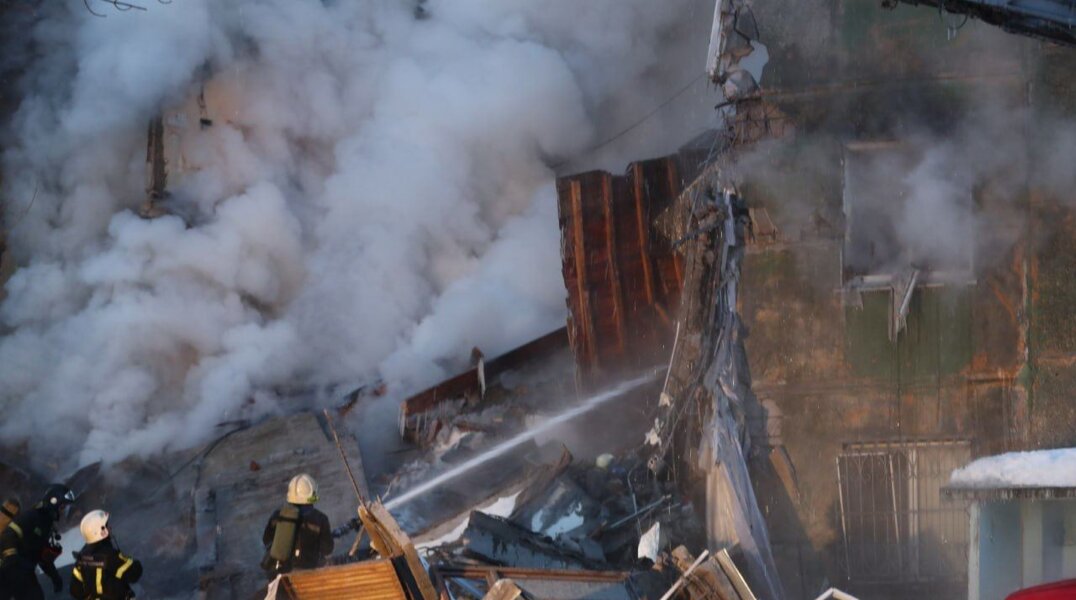 После хлопка газа в Новосибирске рухнула пятиэтажка