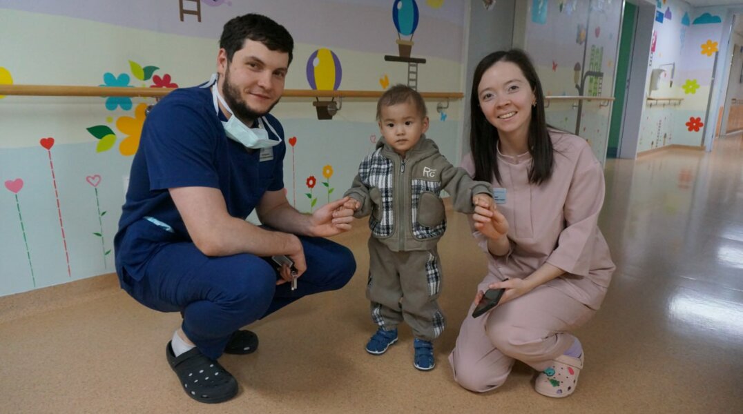 Пермские врачи спасли ребенка из Кыргызстана, которого отказались оперировать в Турции