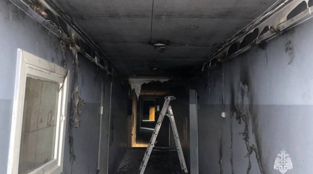 Пермские пожарные спасли человека из загоревшегося офиса