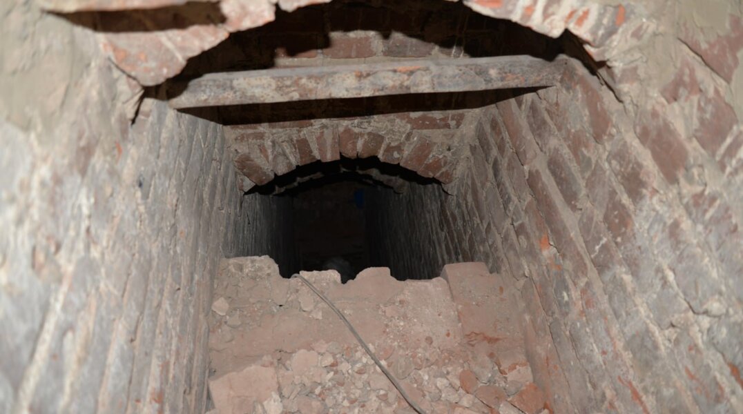 В пермской галерее обнаружили росписи с изображением херувимов и Богоматери