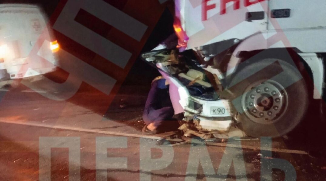 На трассе в Прикамье произошло жуткое ДТП с тремя погибшими