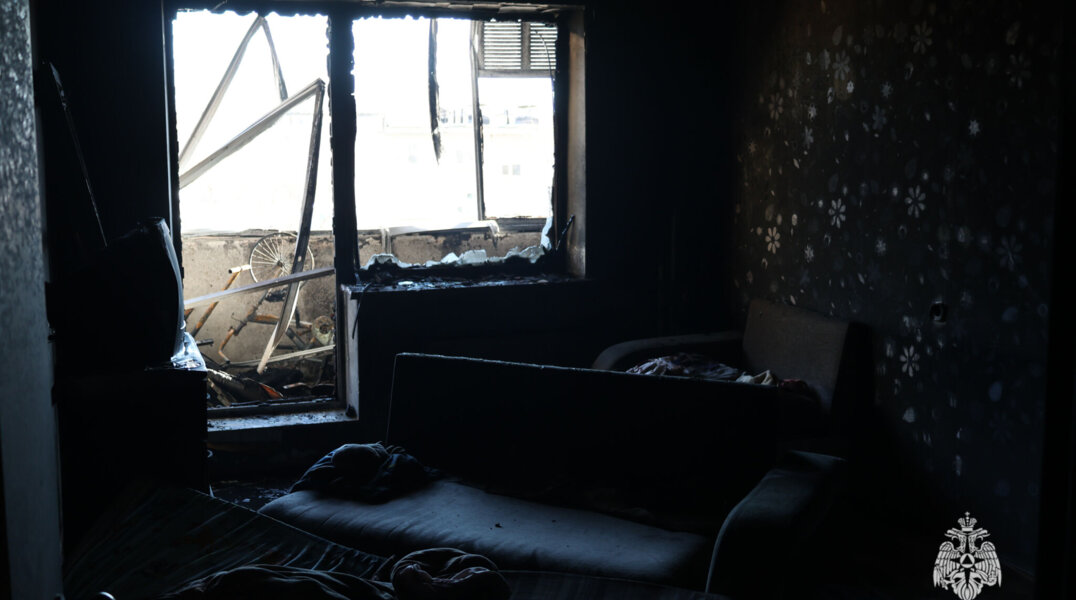 В Перми в горящей квартире пожарные обнаружили внутри дивана мальчика