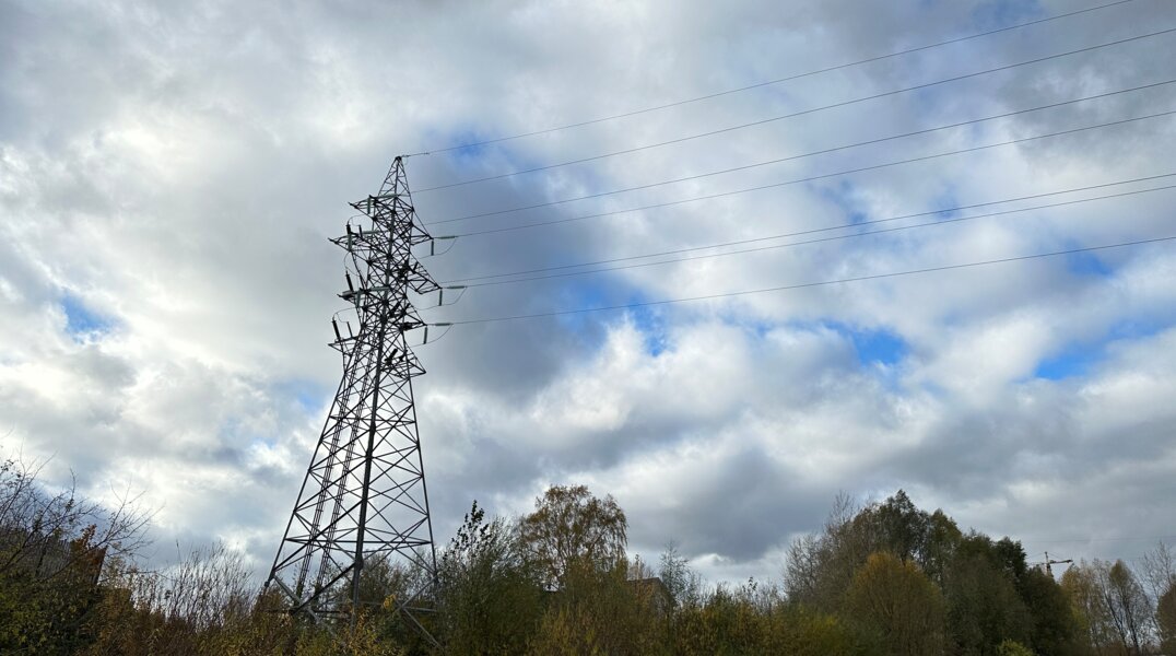 Дальние деревни и ночные вспышки: как восстанавливают электроснабжение в Прикамье