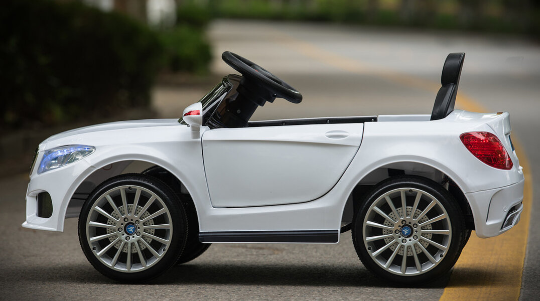 В Перми вор в маске украл детский электромобиль