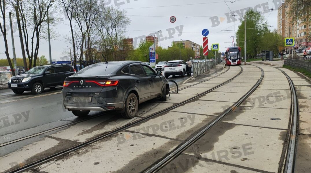 Стали известны подробности аварии, из-за которой встали трамваи в Мотовилихинском районе Перми