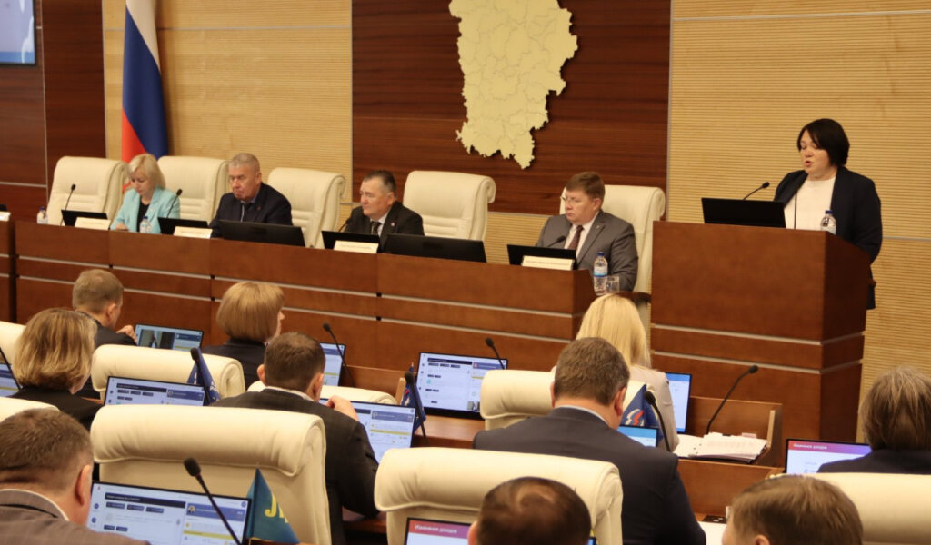 В Прикамье повысят зарплаты бюджетникам и направят дополнительные средства на поддержку бойцам СВО