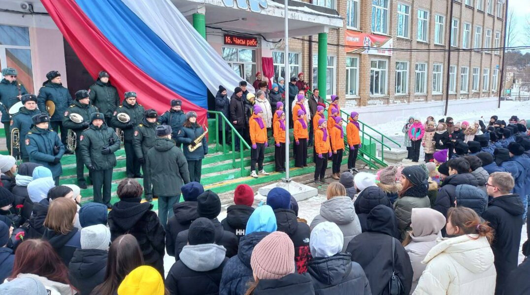 В Перми открыли мемориальную доску в честь выпускника школы № 64 и военного училища