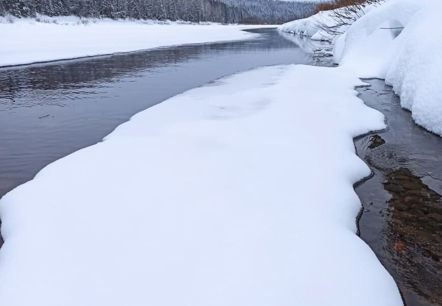 В Пермском крае река Чусовая начала оттаивать посреди зимы