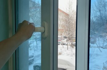 Ребенок выпал из окна четвертого этажа в Перми 