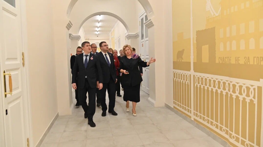 Губернатор Дмитрий Махонин открыл обновленный корпус школы №22