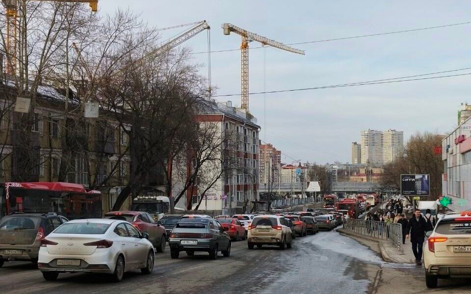 В Перми вокруг площади Гайдара возникли огромные пробки