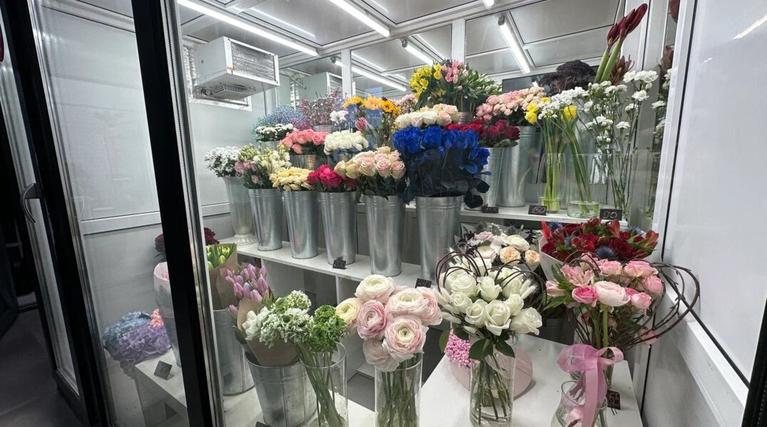 В Перми снесли незаконно установленный цветочный павильон