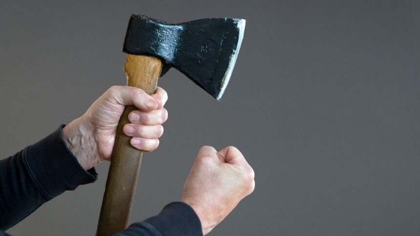 Пьяный пермяк зарубил топором сожителя матери