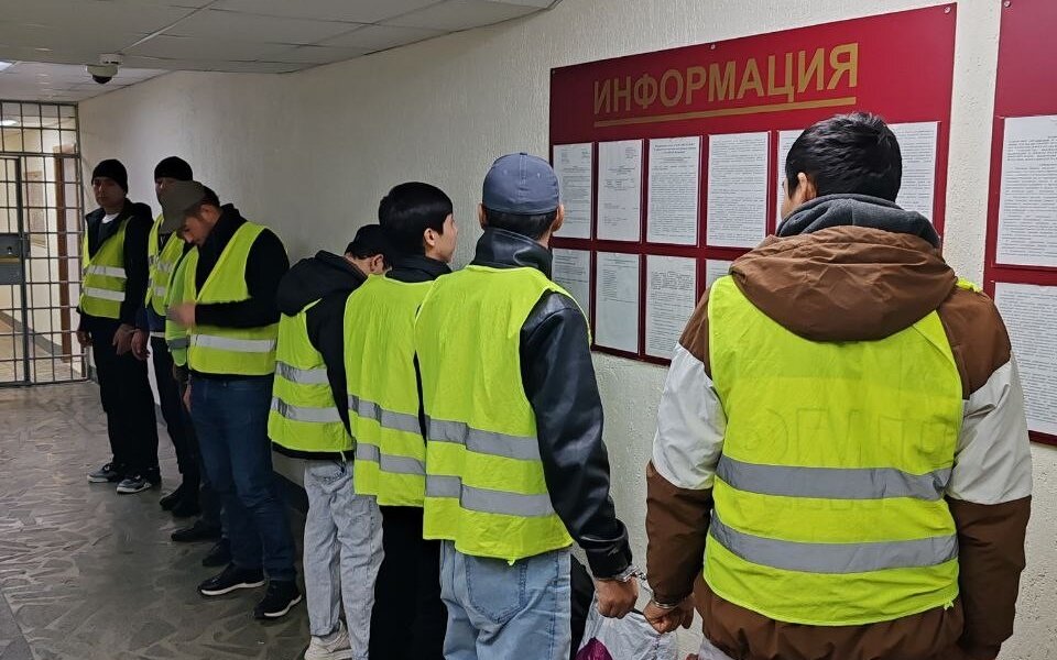 Из Пермского края депортировали восемнадцать нелегальных мигрантов из Узбекистана
