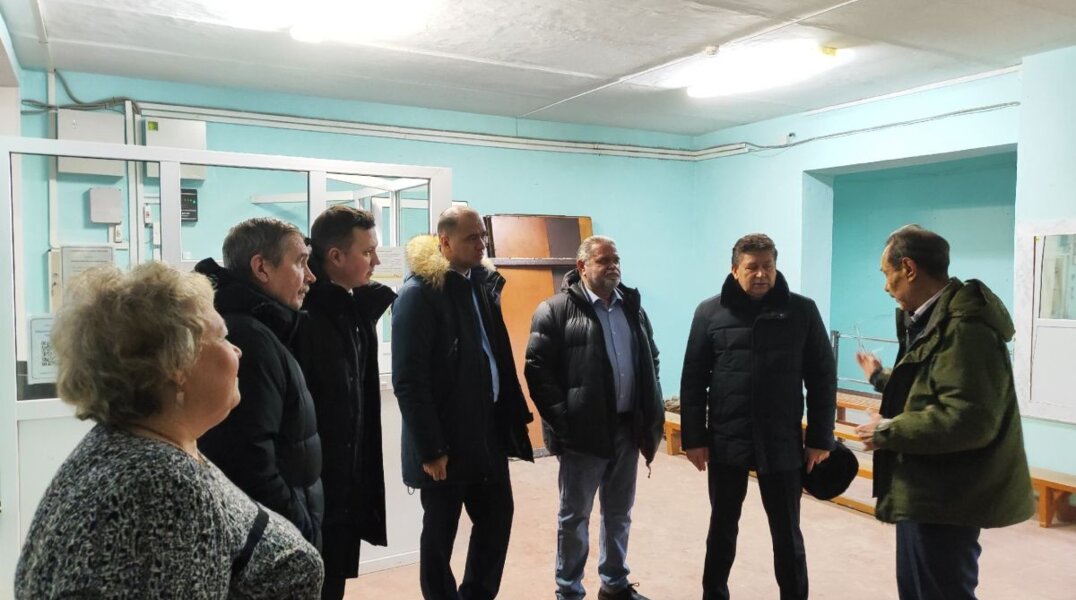 «Партийный десант» Губахинского округа оценил ход капитального ремонта школы № 20 Гремячинска