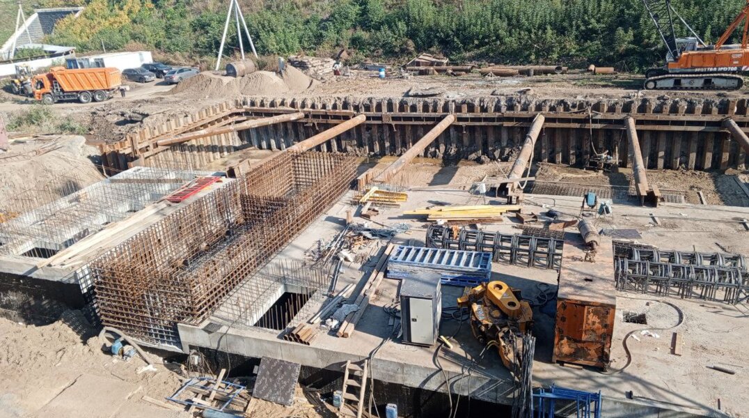 Власти озадачились пропускной способностью улицы Мильчакова