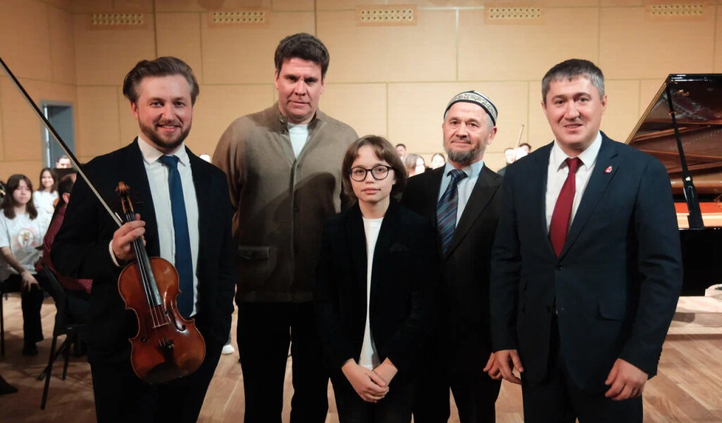 В Перми известный пианист Денис Мацуев сыграл на сцене новой Краевой музыкальной школы