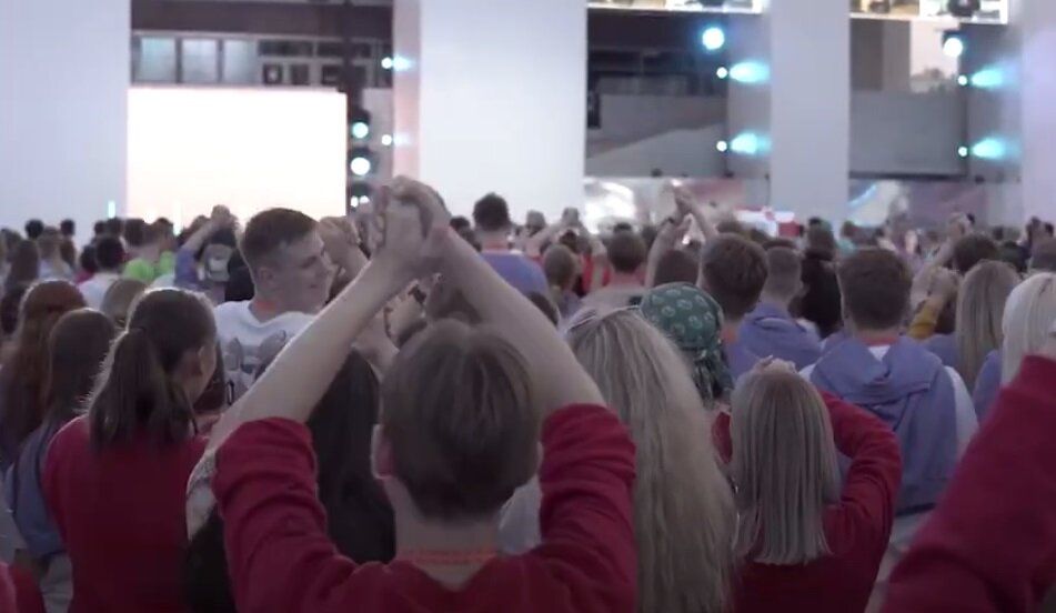 Пермяки выйдут к Театру-Театру и покажут жест рукопожатия под песню Shaman`a