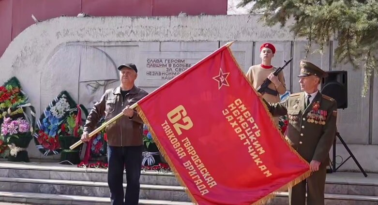 В Березовский округ Прикамья передали копию знамени легендарной «Дивизии черных ножей»