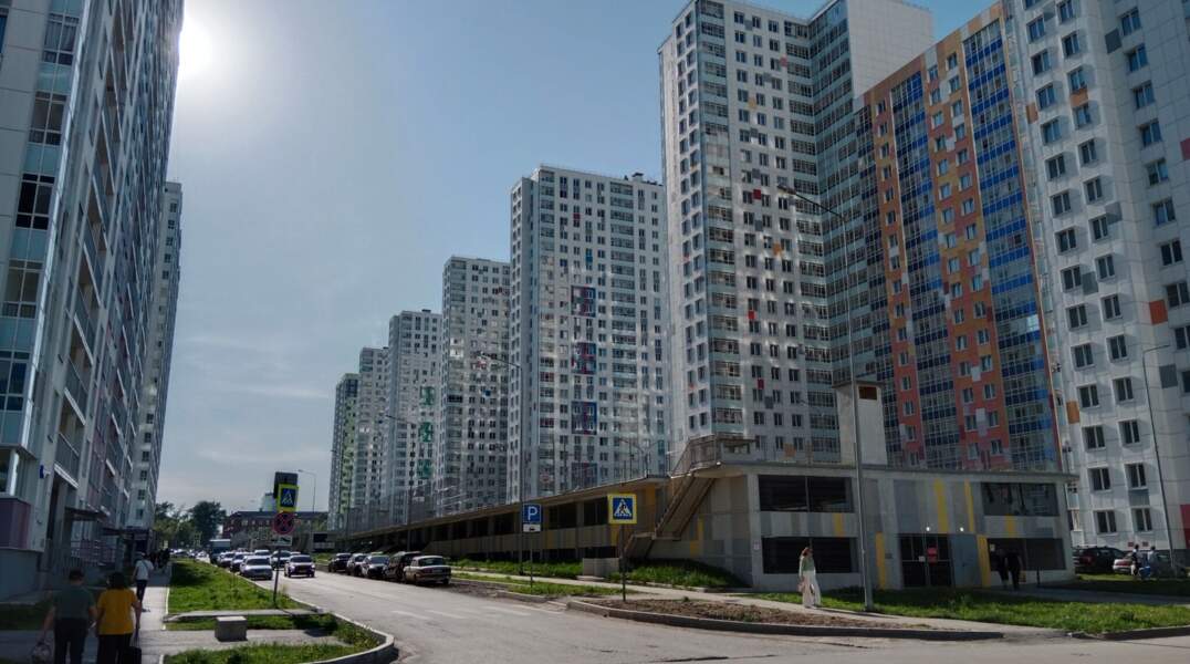 ЖК Арсенал, Красные Казармы