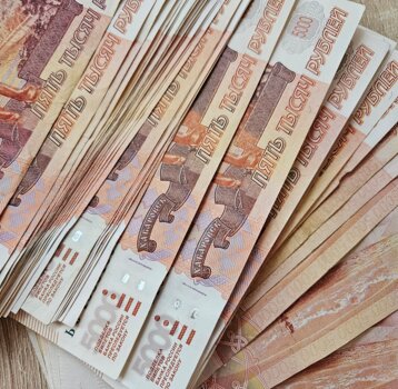 В Прикамье машинист электровоза получил от предприятия крупную сумму за фиктивный найм жилья