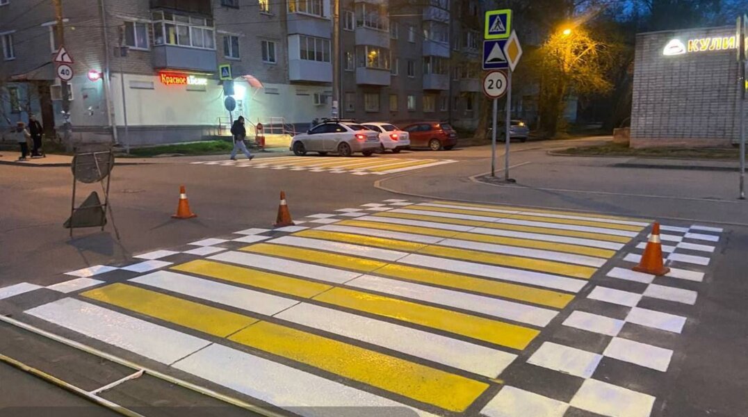В Перми начали обновлять дорожную разметку