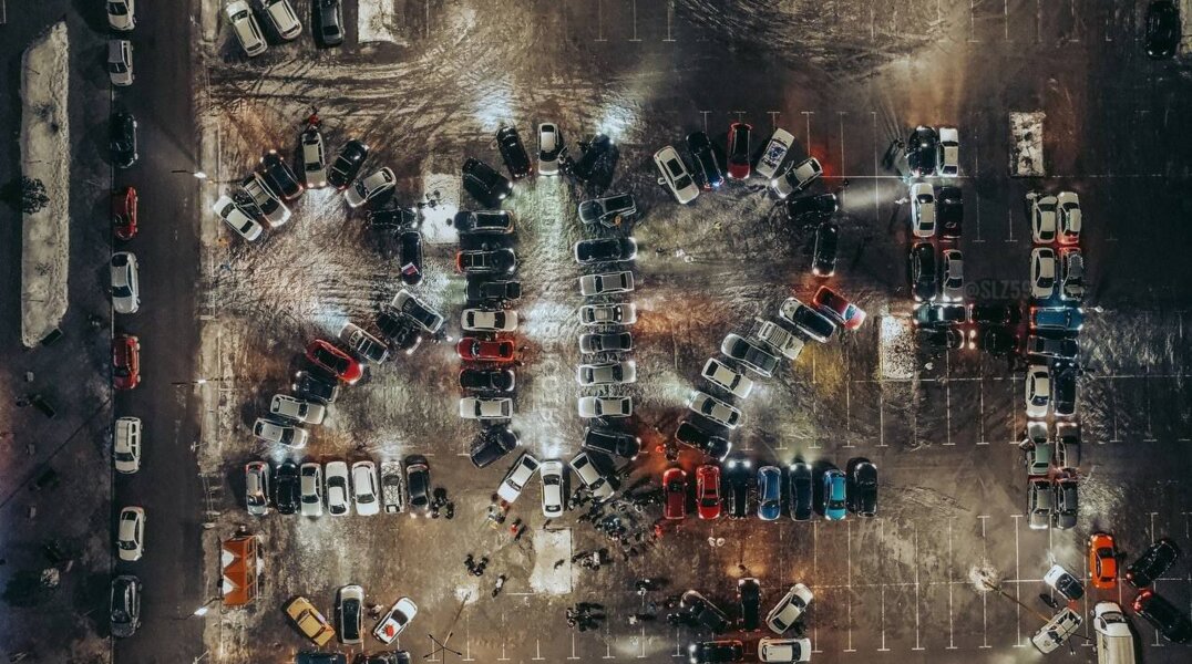 Пермские автомобилисты поздравили всех с наступающим Новым годом