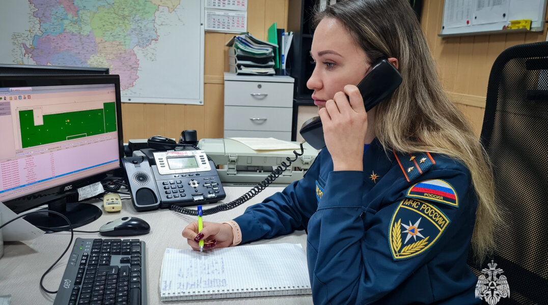 В Москве человек упал в метро на пути и погиб