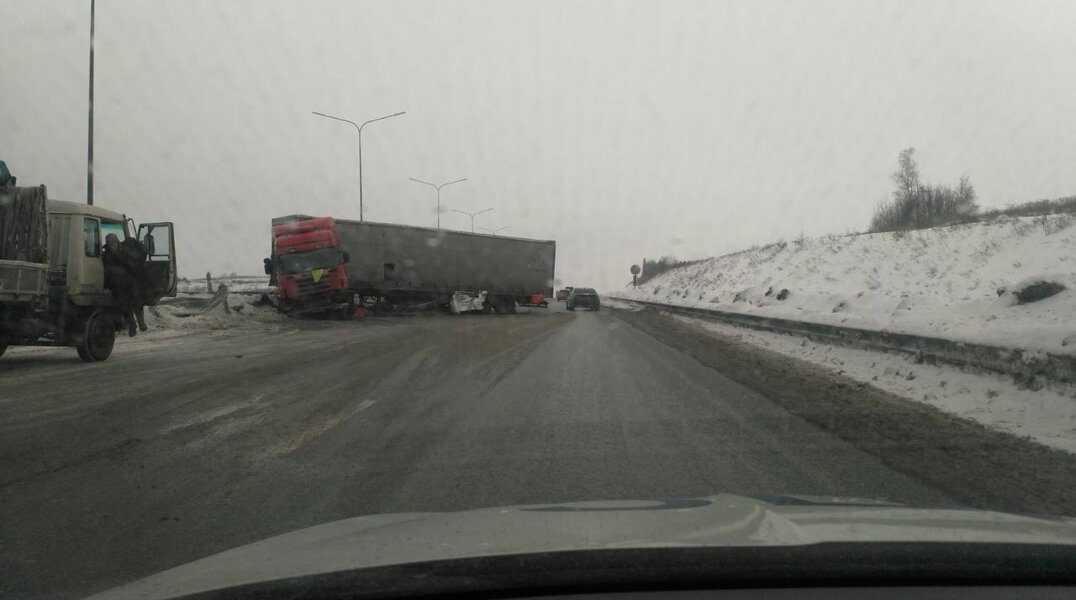 В Пермском крае из-за ДТП с фурой частично перекрыли трассу