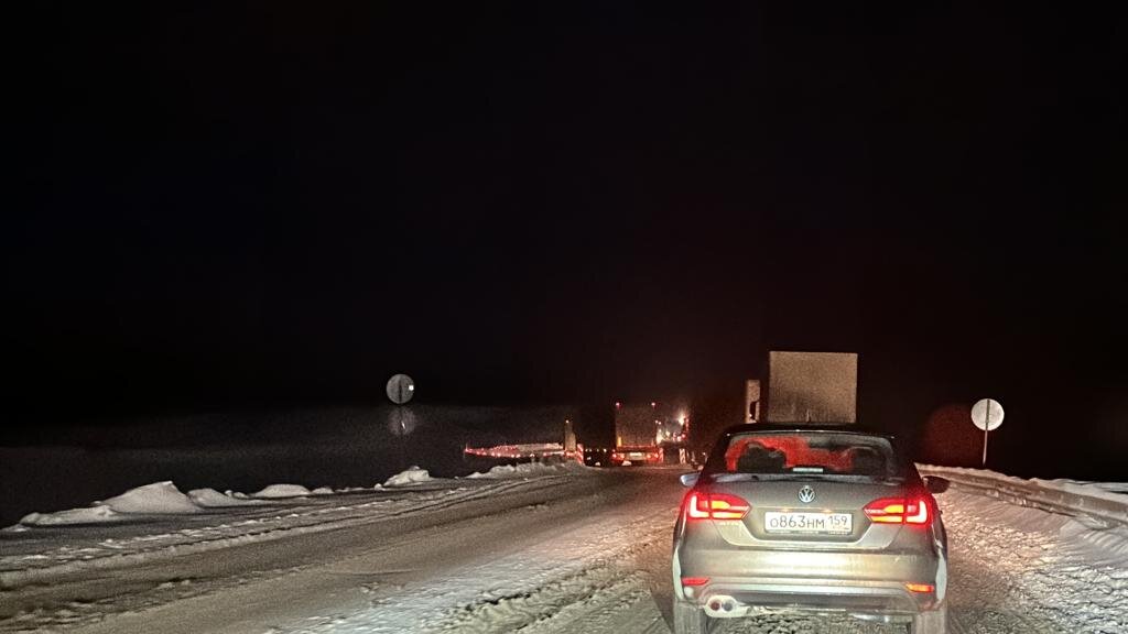 Под Нытвой образовалась большая пробка