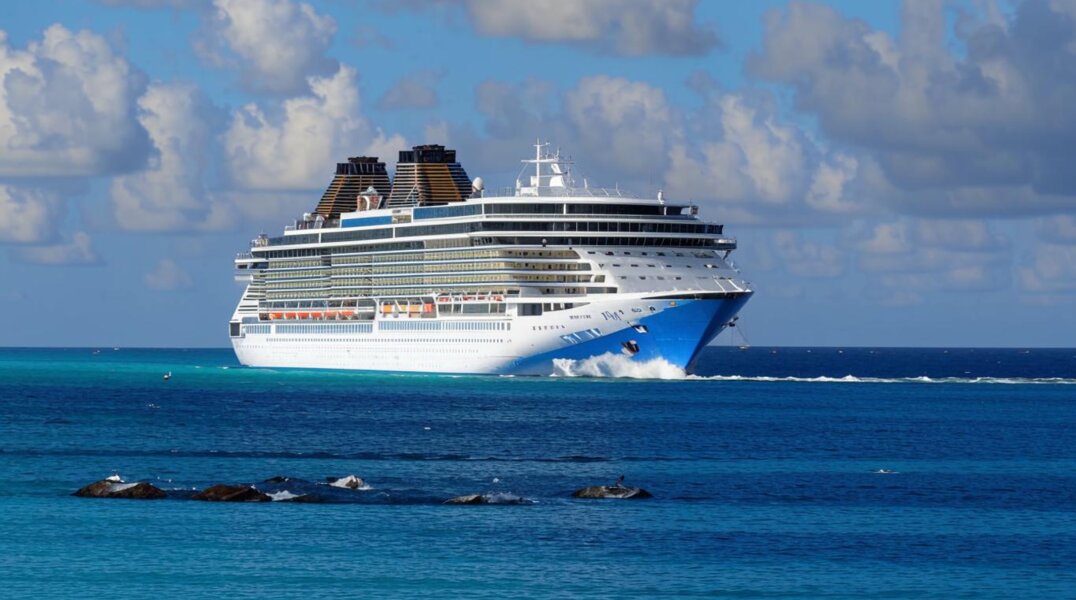 Первый в мире лайнер с нудистами отправится в круиз в 2025 году