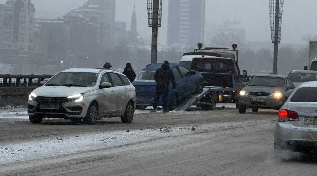 В Перми из-за ДТП на Коммунальном мосту парализовало дорожное движение на много километров