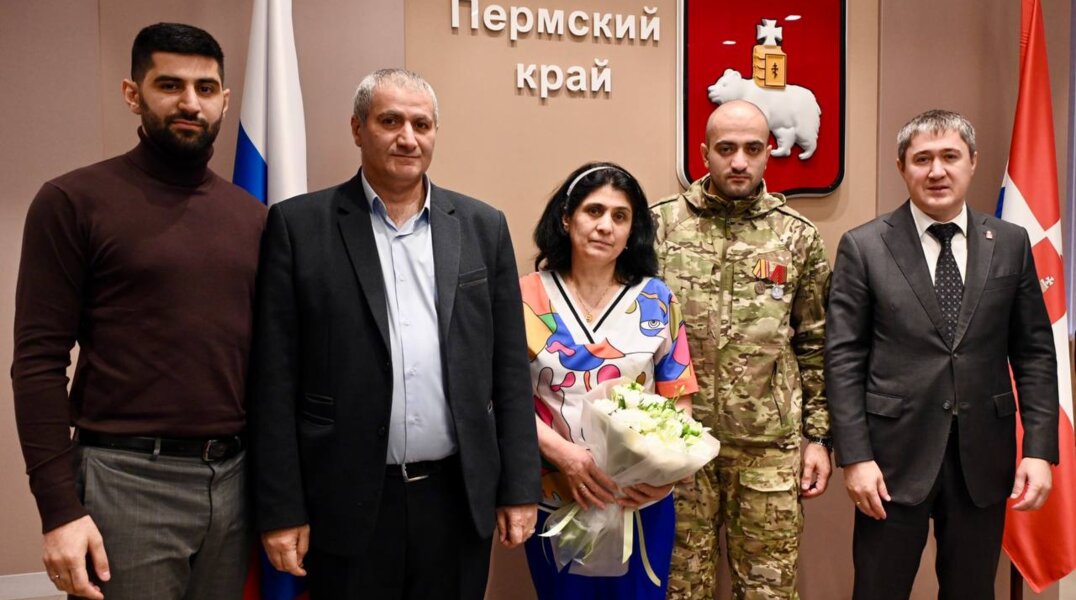 Губернатор Пермского края вручил награду участнику военной спецоперации