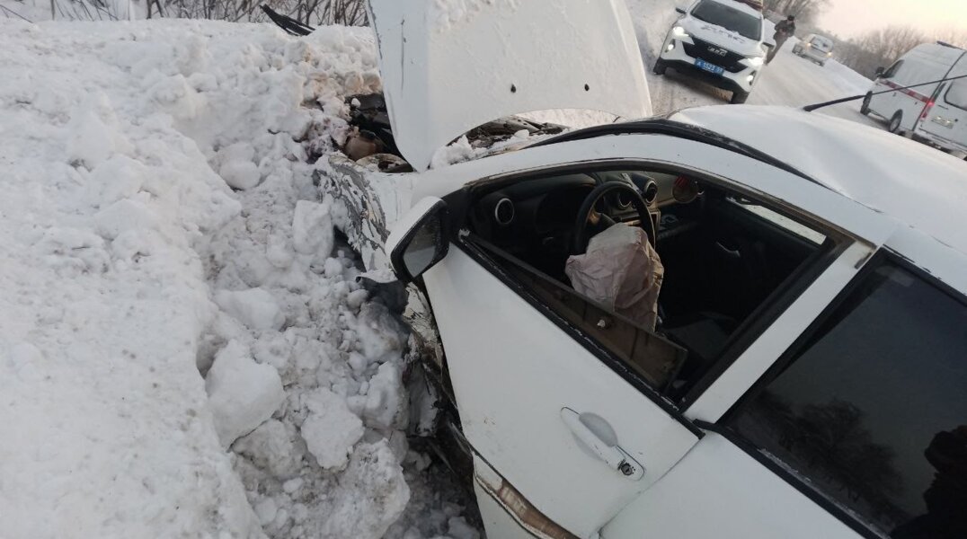 Под Кунгуром столкнулись два автомобиля — пострадали четыре человека