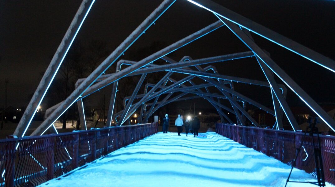 В Соликамске открылся обновленный мост влюбленных