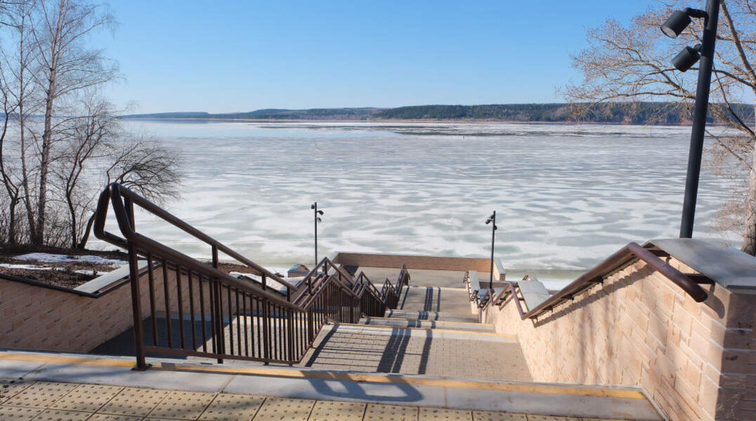 В Осе завершили благоустройство набережной