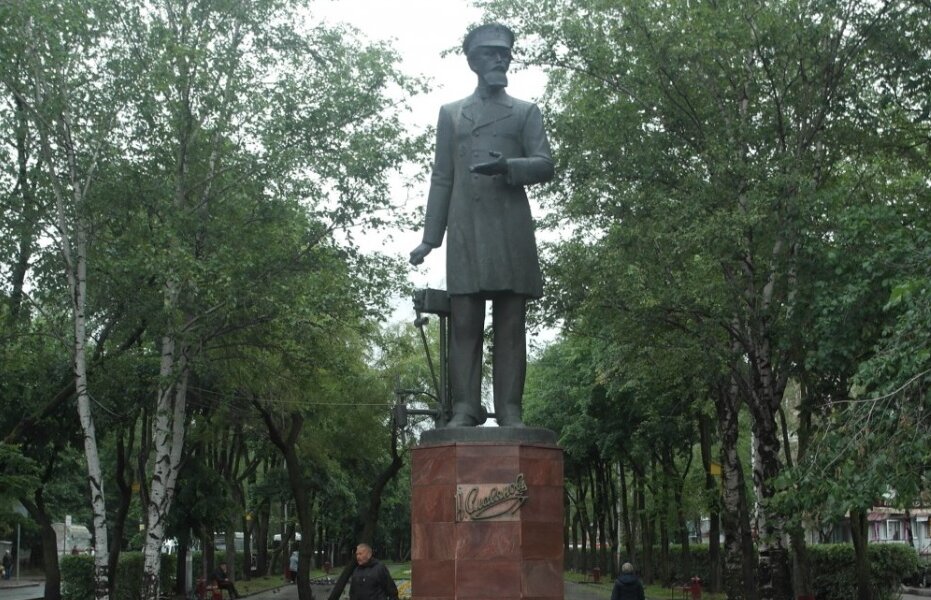 В пермских скверах отремонтируют бюсты известных советских деятелей