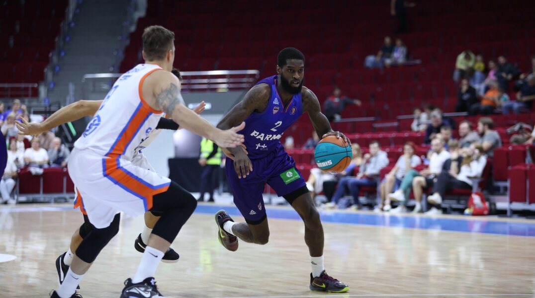 Пермский баскетбольный клуб «Парма» одержал победу в выездном матче