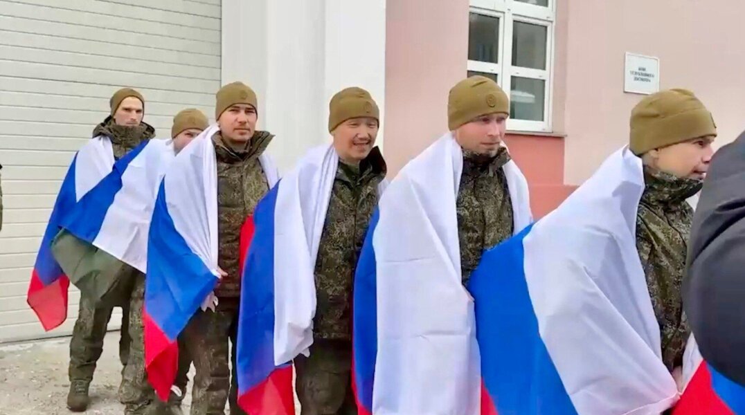 В ходе обмена пленными в Пермский край вернулись двое военнослужащих