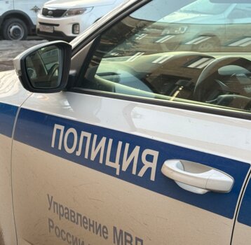 В Перми грузовик сбил женщину при переходе дороги на зеленый свет