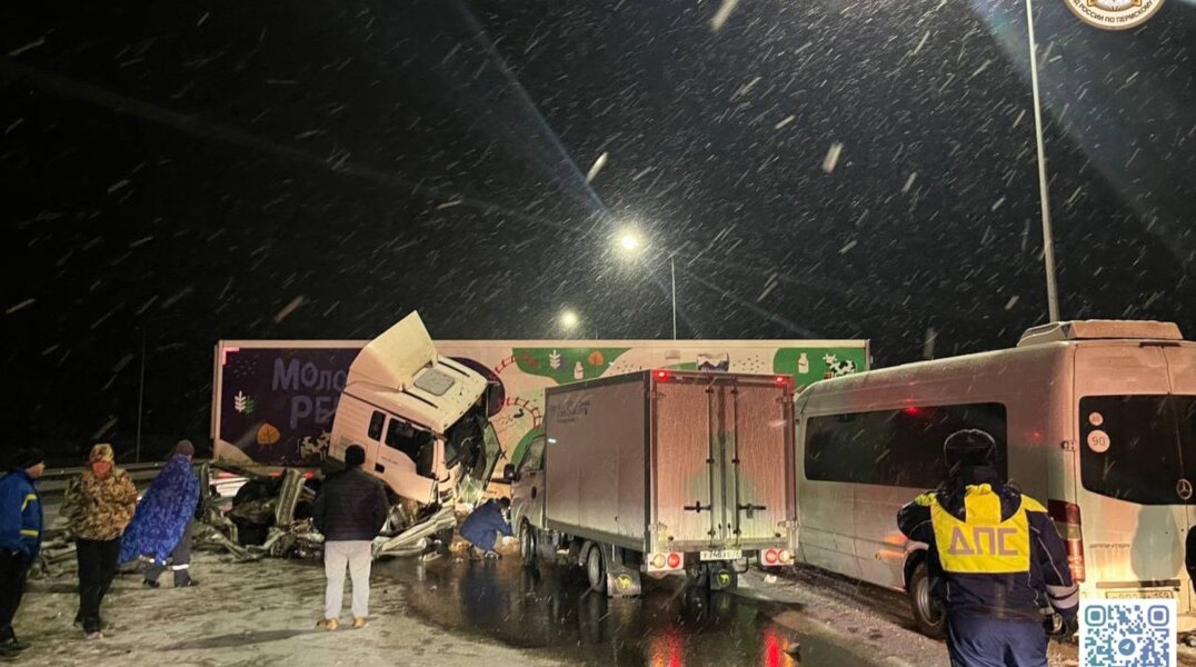 Из-за крупного ДТП движение на трассе Пермь-Екатеринбург ограничено