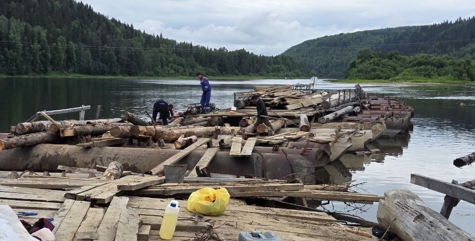 В Красновишерском округе Прикамья стартовал ремонт крупной понтонной переправы