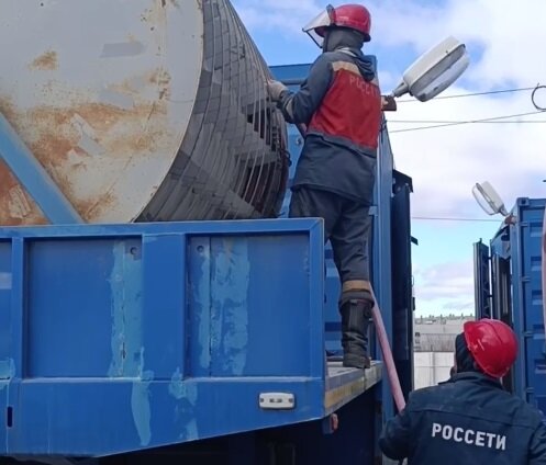 На пострадавшее от пожара предприятие в Березниках направили модульную подстанцию из Челябинска