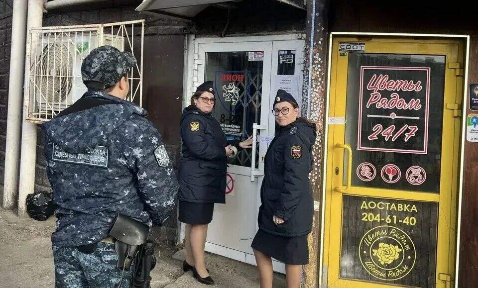 В центре Перми опечатали кафе и магазины в спорном самострое 