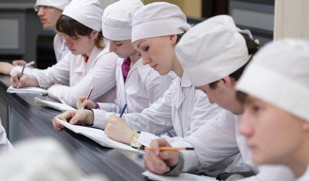 Выплату до 2 млн рублей за переезд в территорию Пермского края получили 88 медика